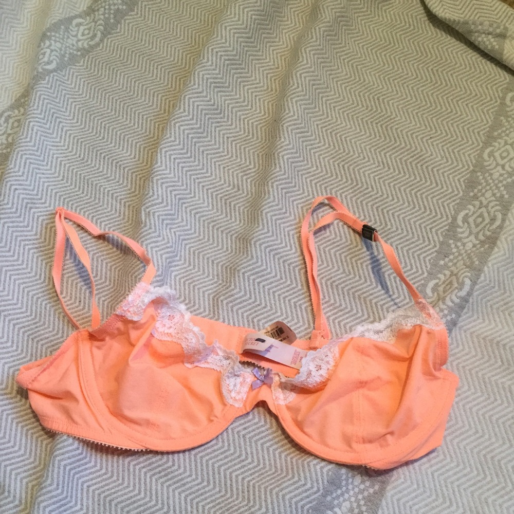 nwt vs pink bra